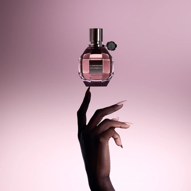 Viktor & Rolf Flowerbomb, Apa de Parfum Femei - 50ml