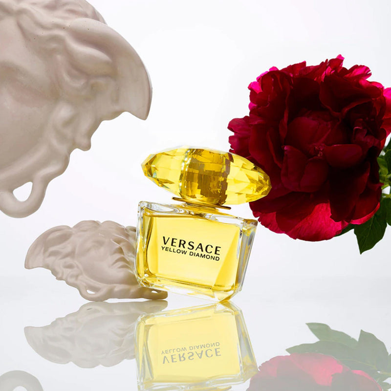 Versace Yellow Diamond, Apa de toaleta, Femei - 30ml